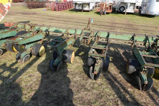 Image of John Deere 7100 equipment image 4