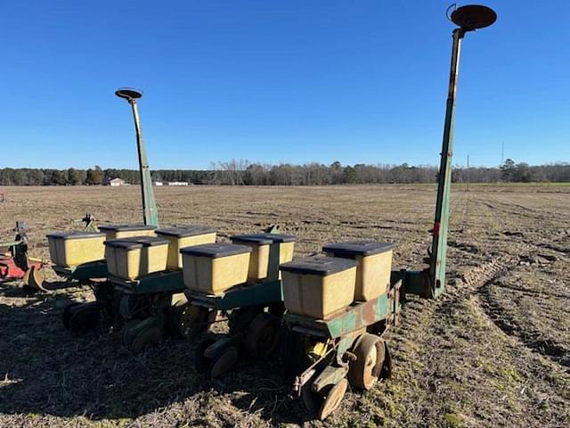 Image of John Deere 7100 equipment image 2