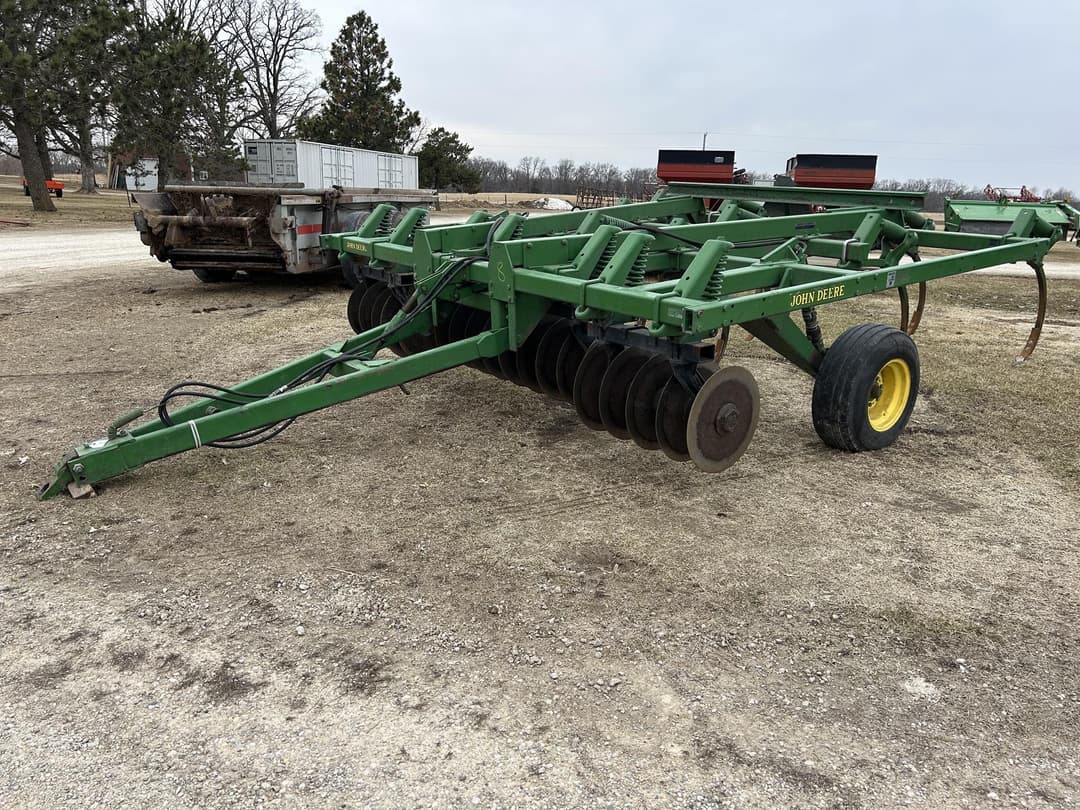 Image of John Deere 712 Image 0