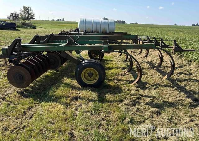 Image of John Deere 712 equipment image 2