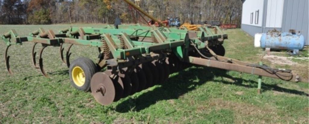 Main image John Deere 712