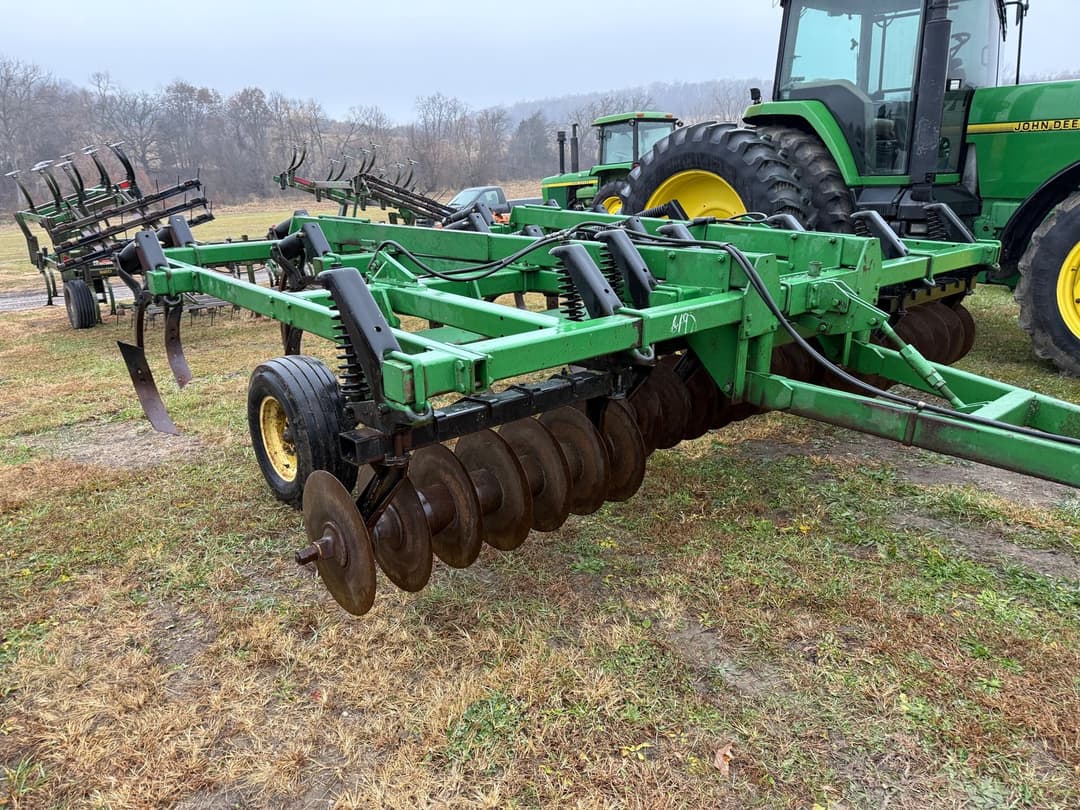 Image of John Deere 712 Primary image