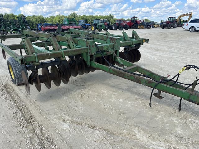 Image of John Deere 712 equipment image 1