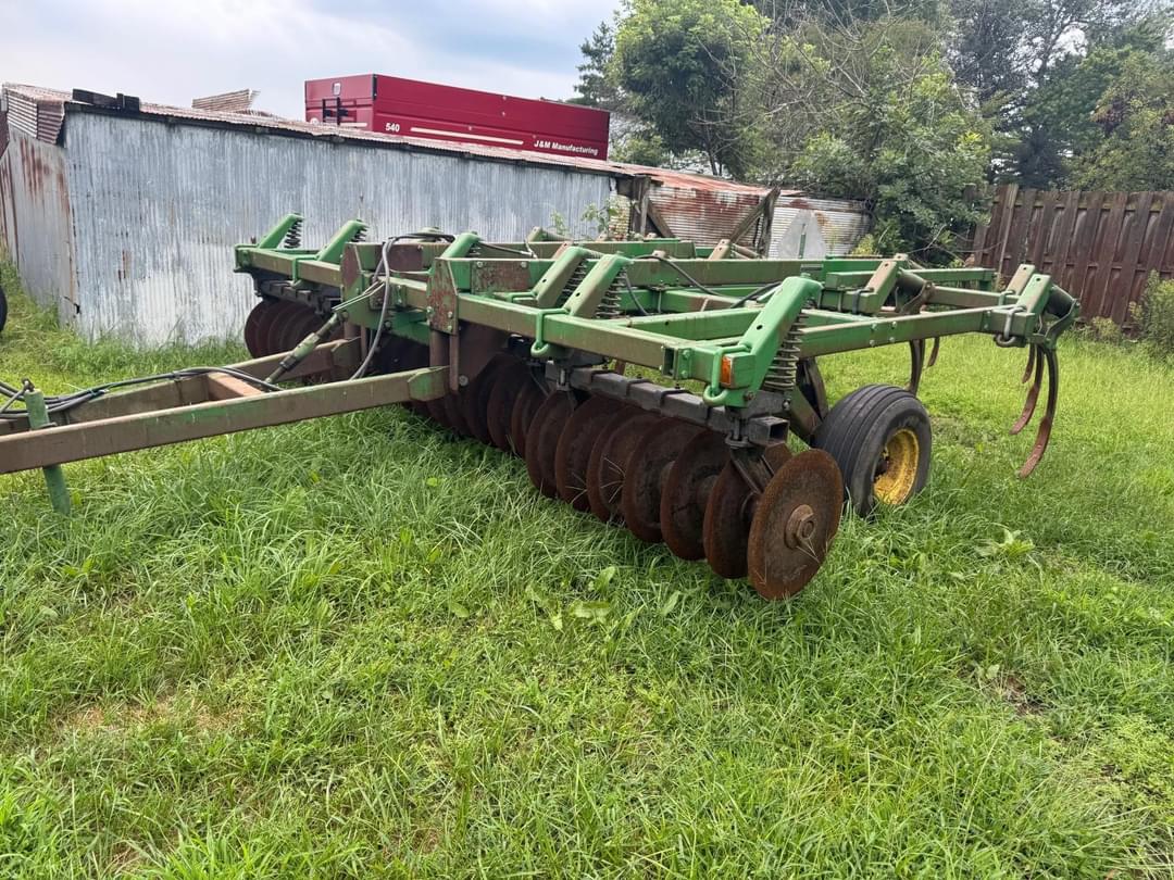 Image of John Deere 712 Image 0