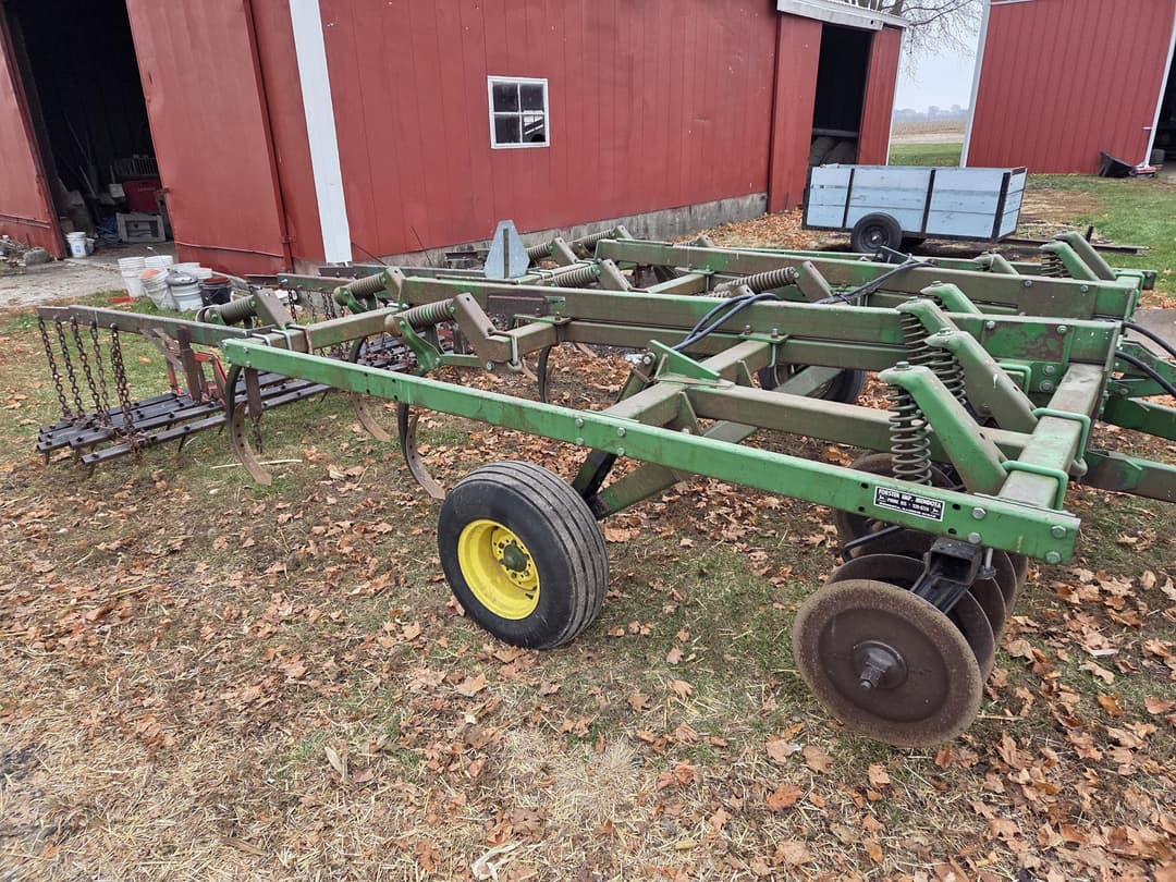 Image of John Deere 712 Primary image