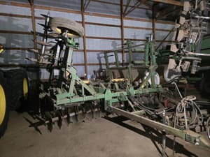 John Deere 712 Image