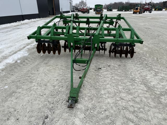 Image of John Deere 712 equipment image 1