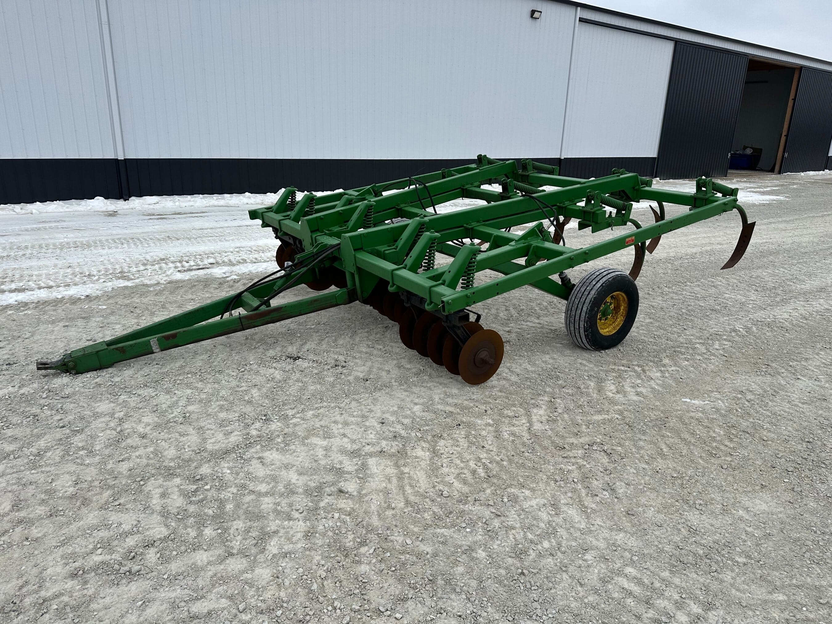 John Deere 712 Equipment Image0