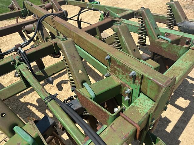 Image of John Deere 712 equipment image 4