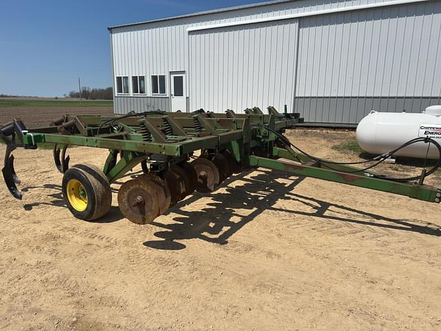 Image of John Deere 712 equipment image 1