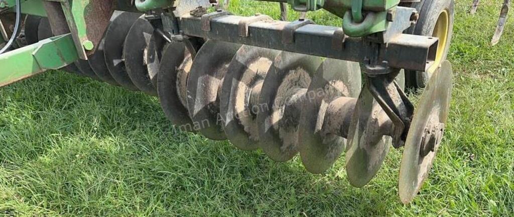 Image of John Deere 712 Image 1