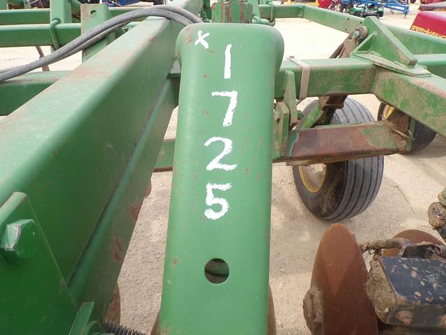 Image of John Deere 712 equipment image 1