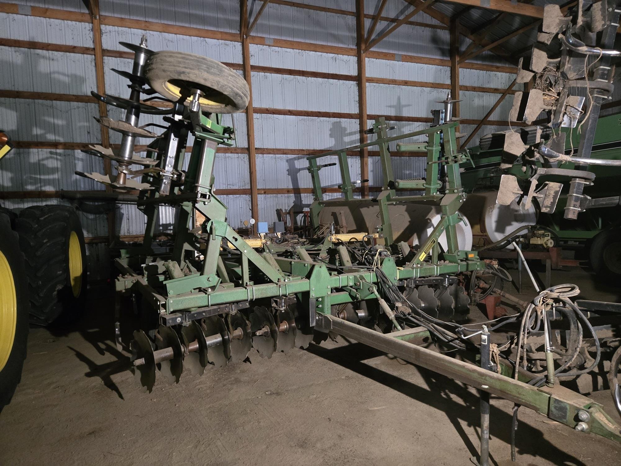 John Deere 712 Equipment Image0