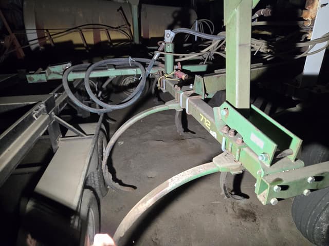 Image of John Deere 712 equipment image 3