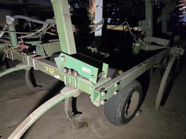 Image of John Deere 712 equipment image 2