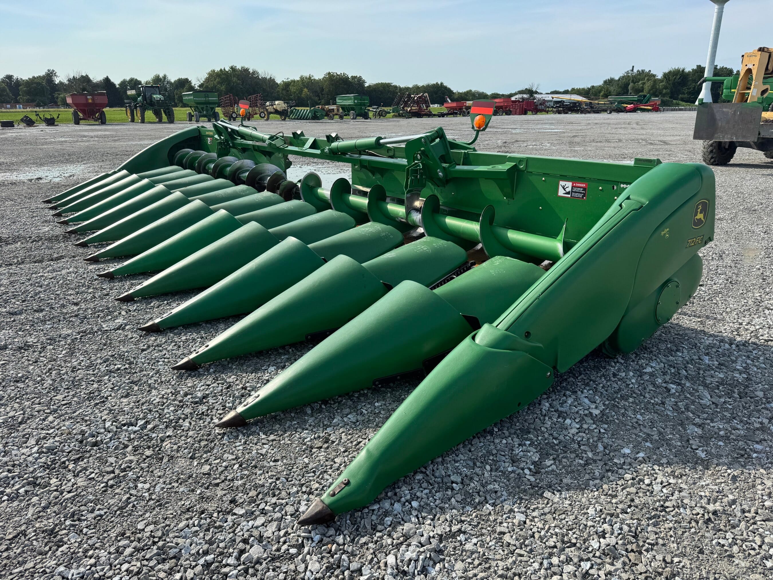 2019 John Deere 712FC Equipment Image0