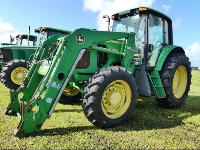 Image of John Deere 7130 equipment image 1