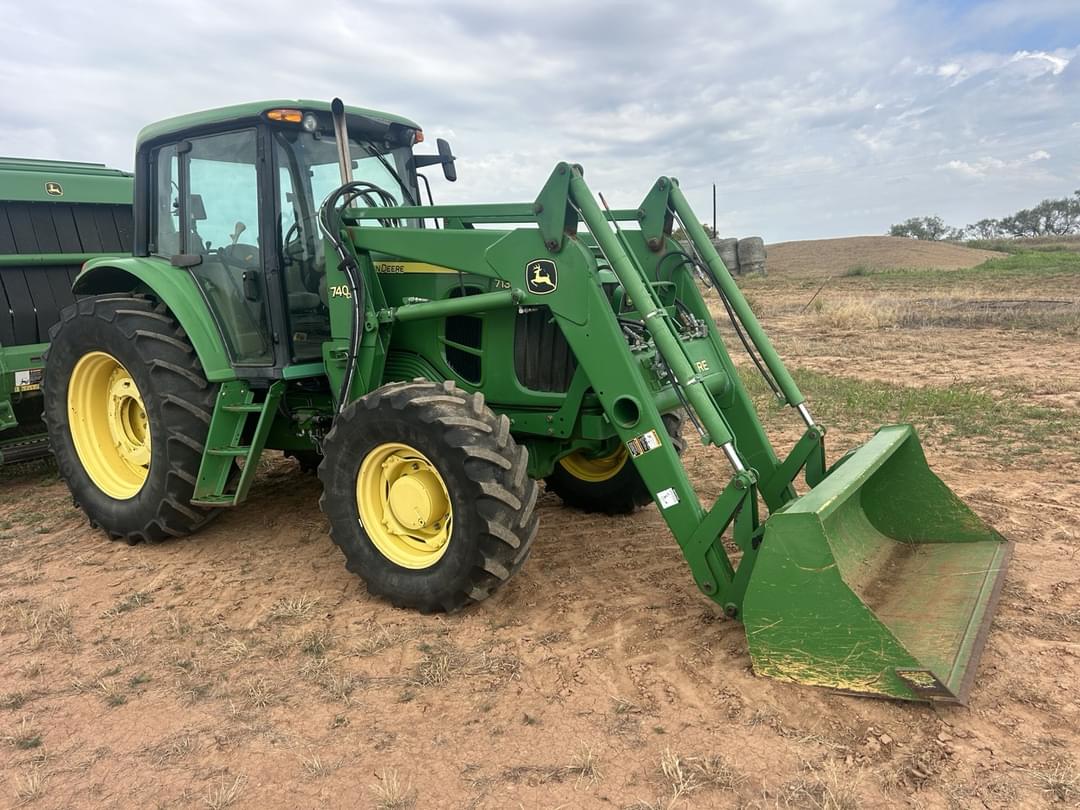 Image of John Deere 7130 Primary image
