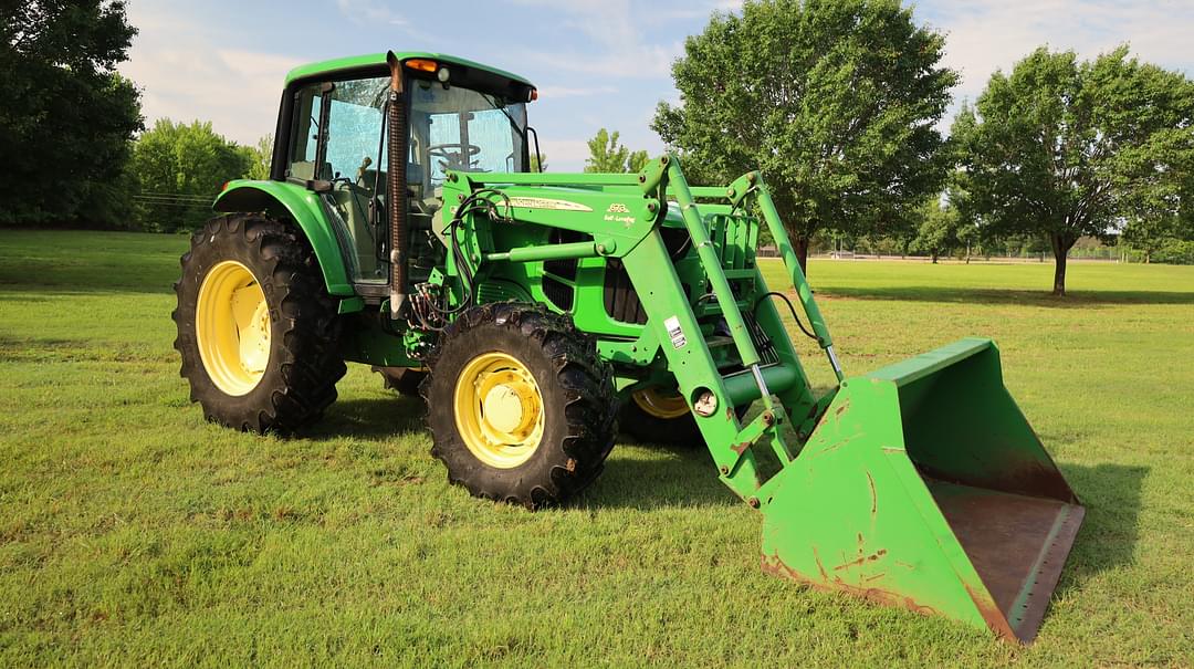 Image of John Deere 7130 Primary image