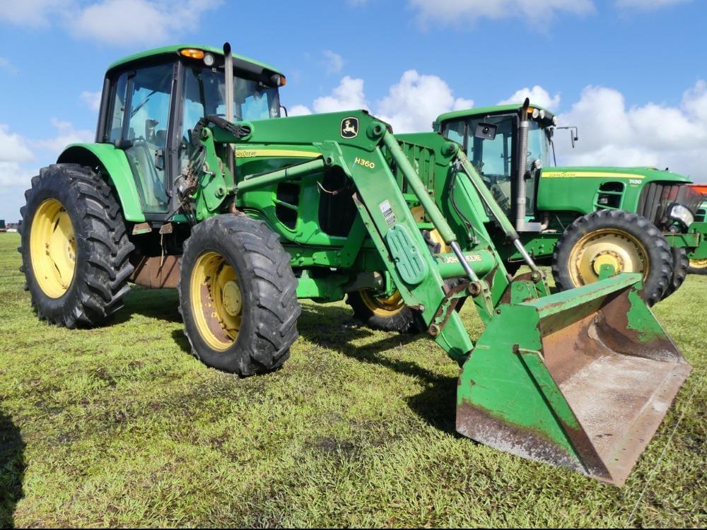 Image of John Deere 7130 Primary image