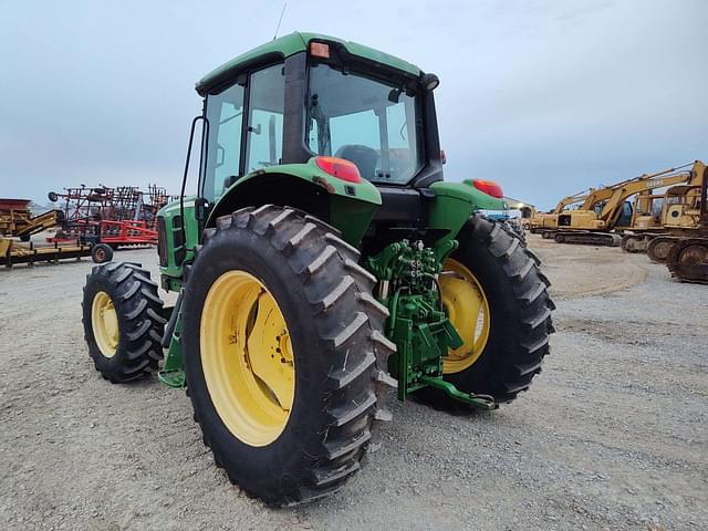 Image of John Deere 7130 equipment image 2