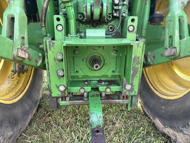 Image of John Deere 7130 equipment image 2