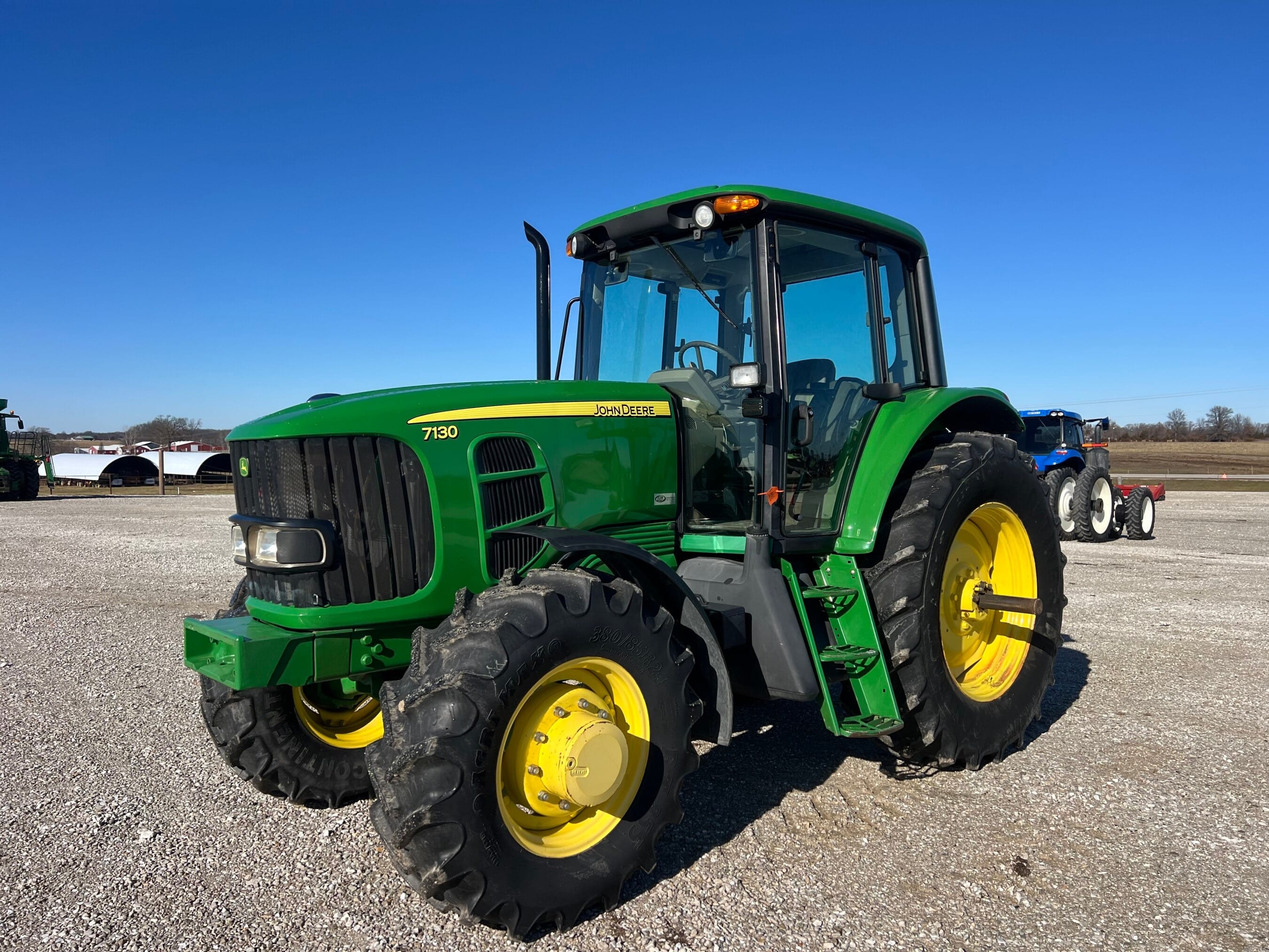 John Deere 7130 Equipment Image0