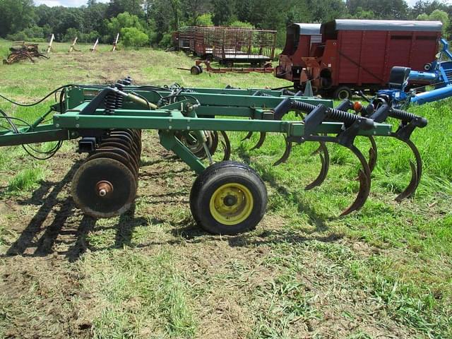 Image of John Deere 714 equipment image 1