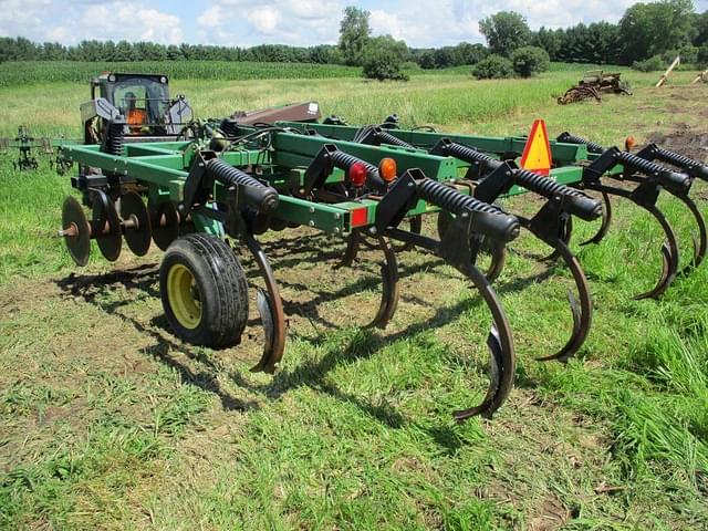 Image of John Deere 714 equipment image 2