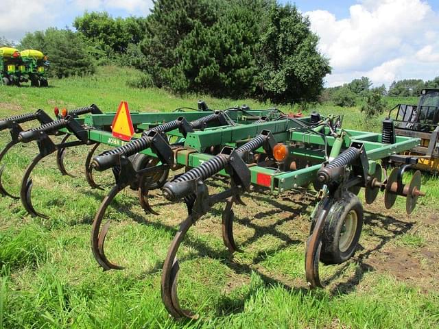 Image of John Deere 714 equipment image 4