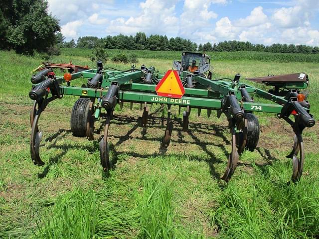 Image of John Deere 714 equipment image 3
