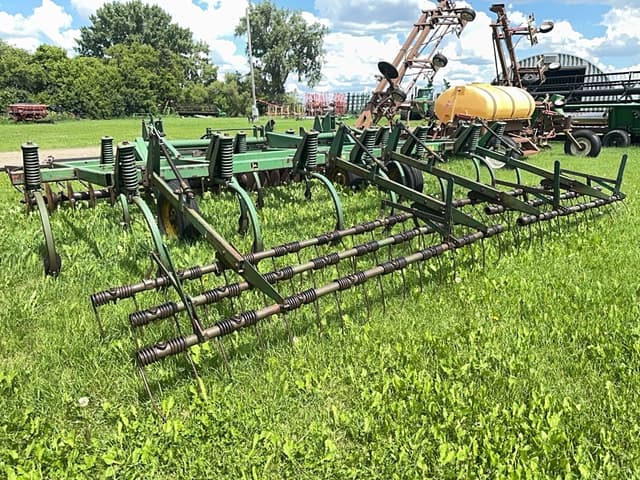 Image of John Deere 714 equipment image 3