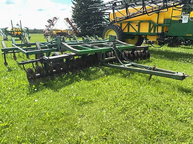 Image of John Deere 714 equipment image 1