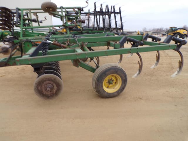 Image of John Deere 714 equipment image 3