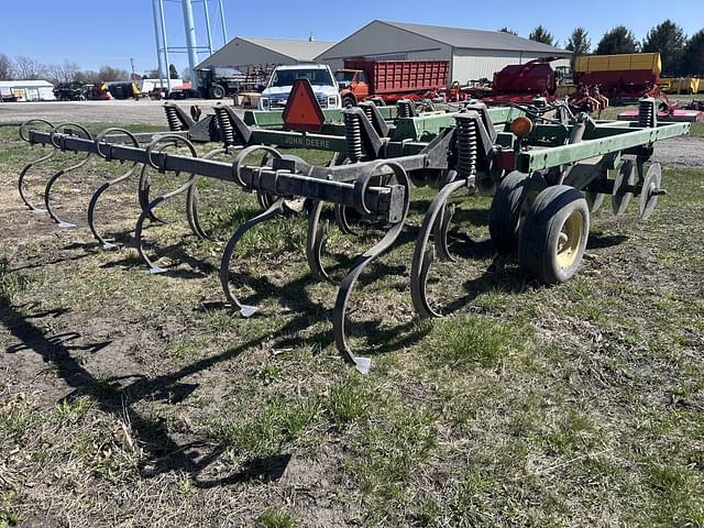 Image of John Deere 714 equipment image 2
