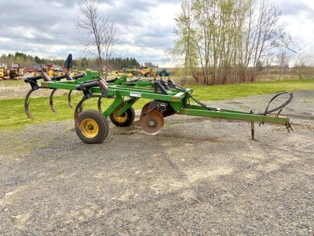 Image of John Deere 714 equipment image 1