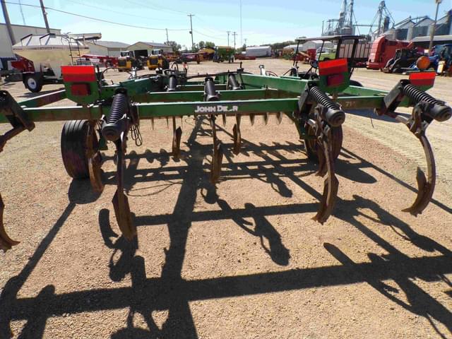 Image of John Deere 714 equipment image 4
