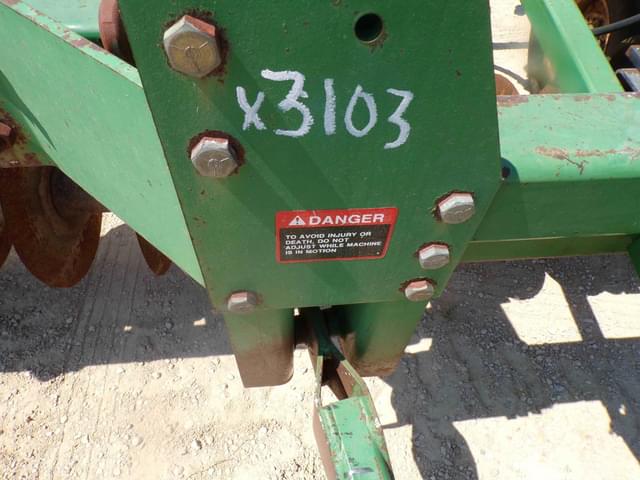 Image of John Deere 714 equipment image 1