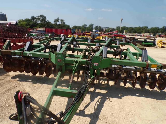 Image of John Deere 714 equipment image 2