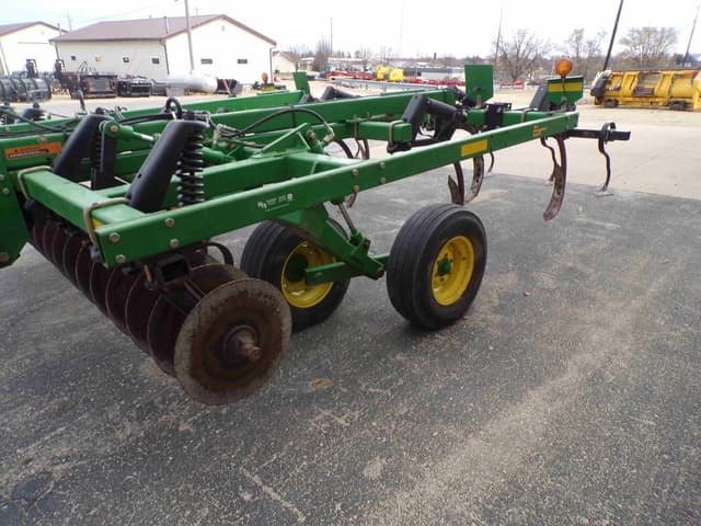 Image of John Deere 714 equipment image 3