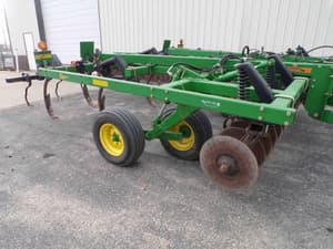 John Deere 714 Image
