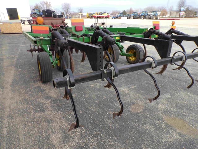 Image of John Deere 714 equipment image 4