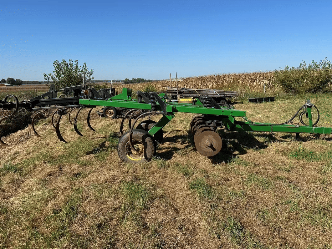 Image of John Deere 714 Image 0