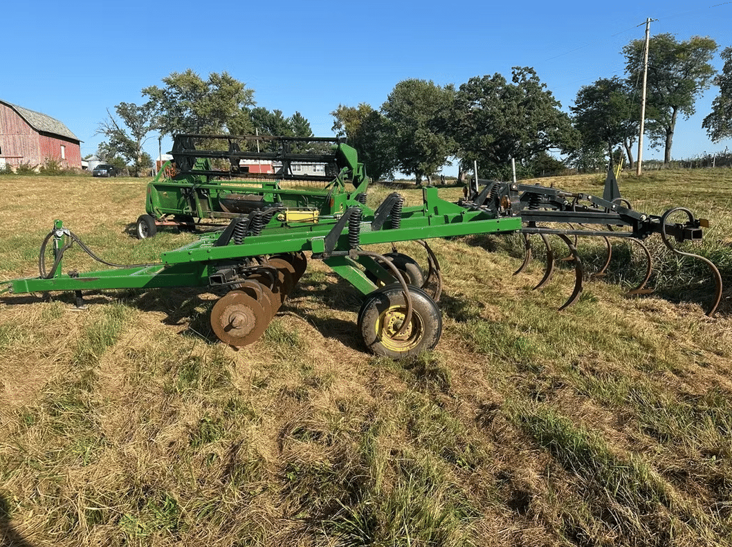 Image of John Deere 714 Image 1