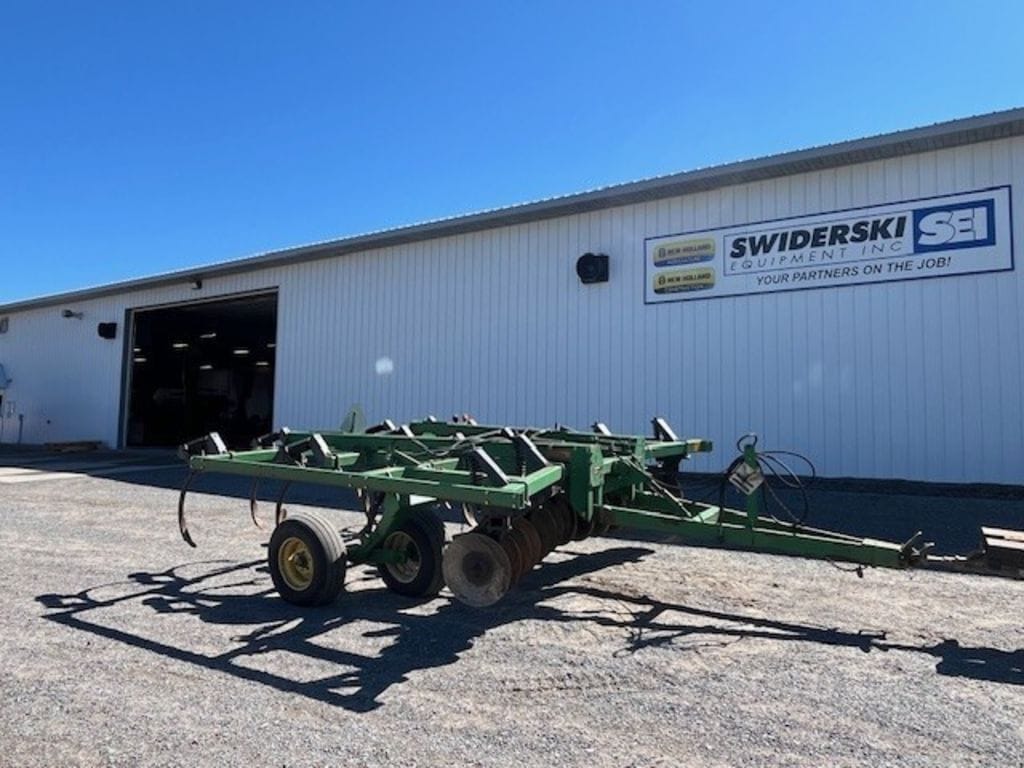 John Deere 714 Equipment Image0