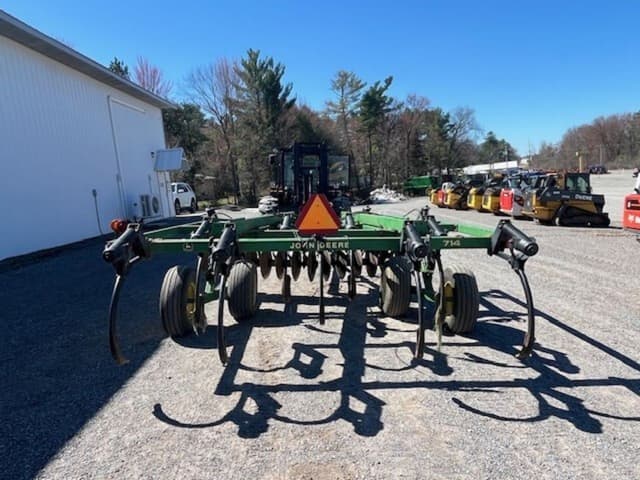Image of John Deere 714 equipment image 3