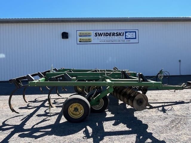 Image of John Deere 714 equipment image 1