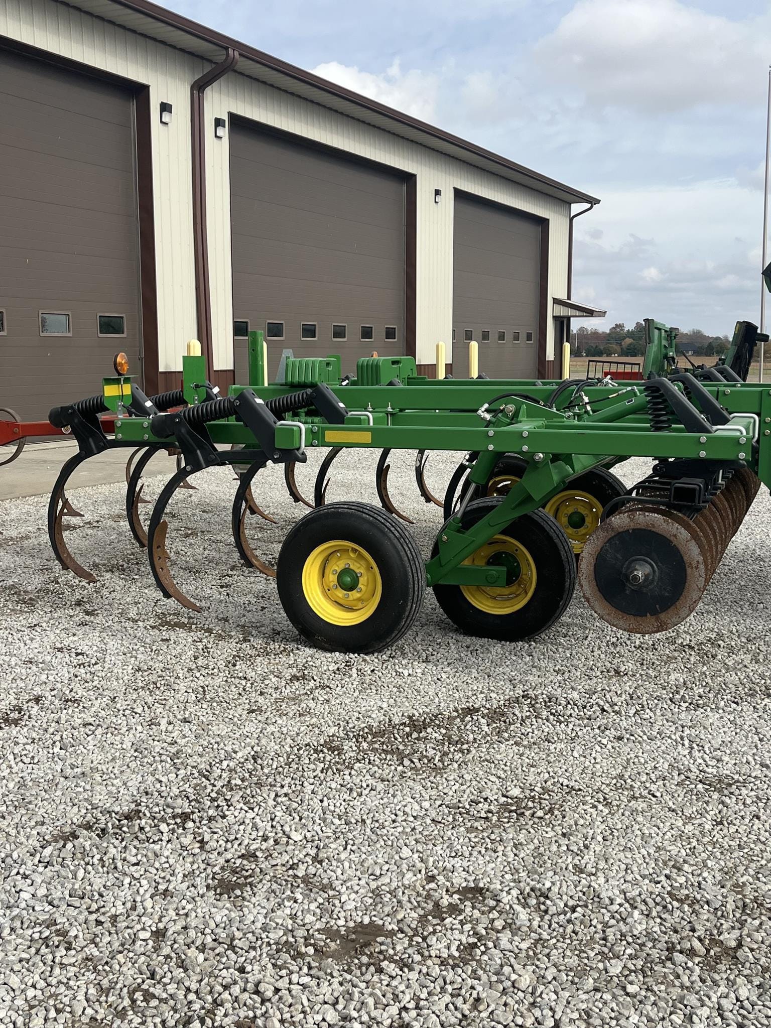 Main image John Deere 714