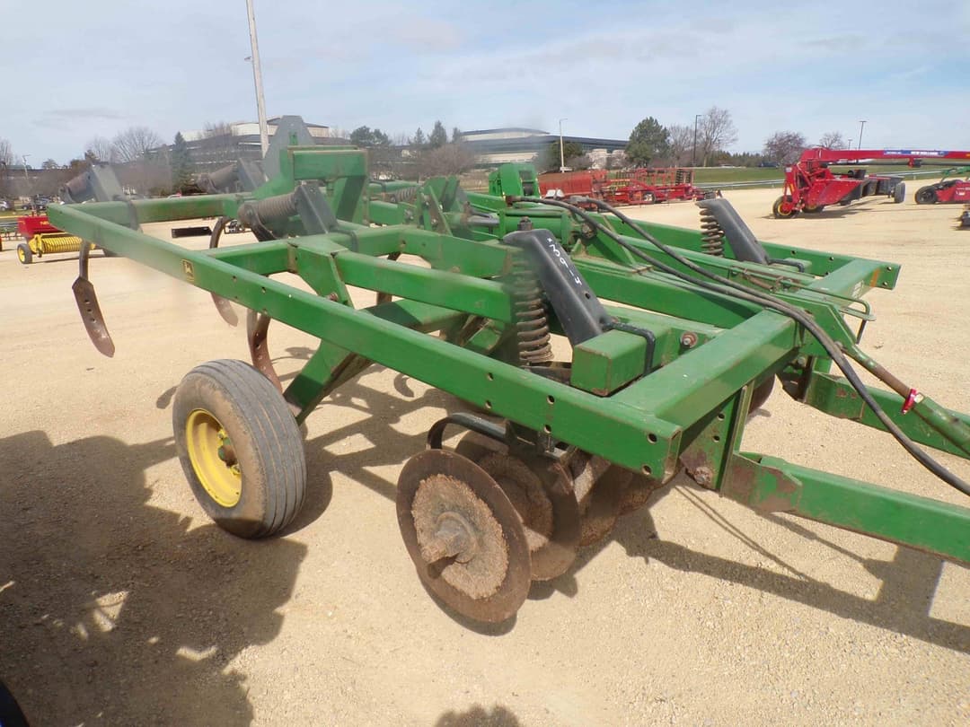 Image of John Deere 714 Primary image