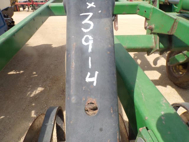 Image of John Deere 714 equipment image 1